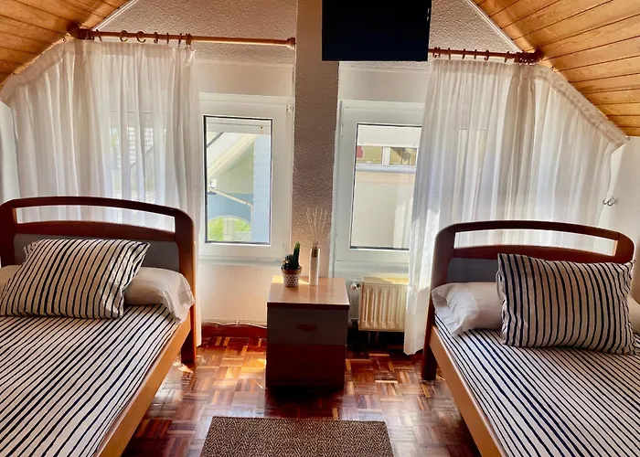 Escuela De Surf Waves Sound - Compartido Guest house Santona