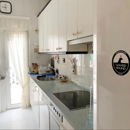 Escuela De Surf Waves Sound - Compartido Affittacamere Santoña
