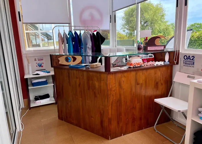 Pensjonat Escuela De Surf Waves Sound - Compartido Santoña